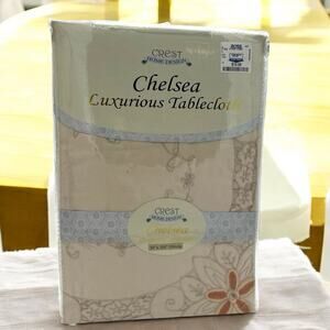 NOS Crest Home Design Chelsea Luxurious TableCloth Oblong 55”x104” Gold